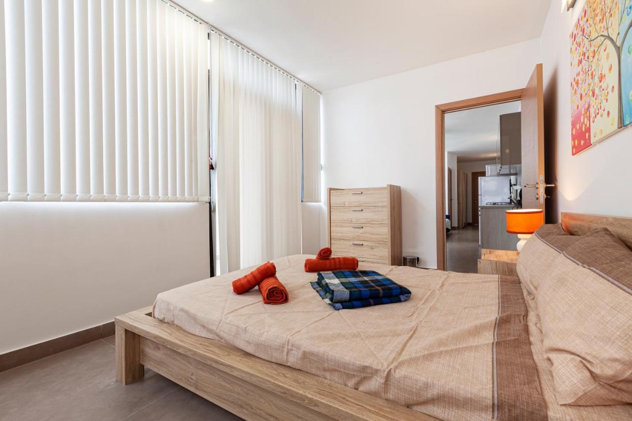 Appartamento Perfect Seaview Penthouse St. Paul's Bay Esterno foto