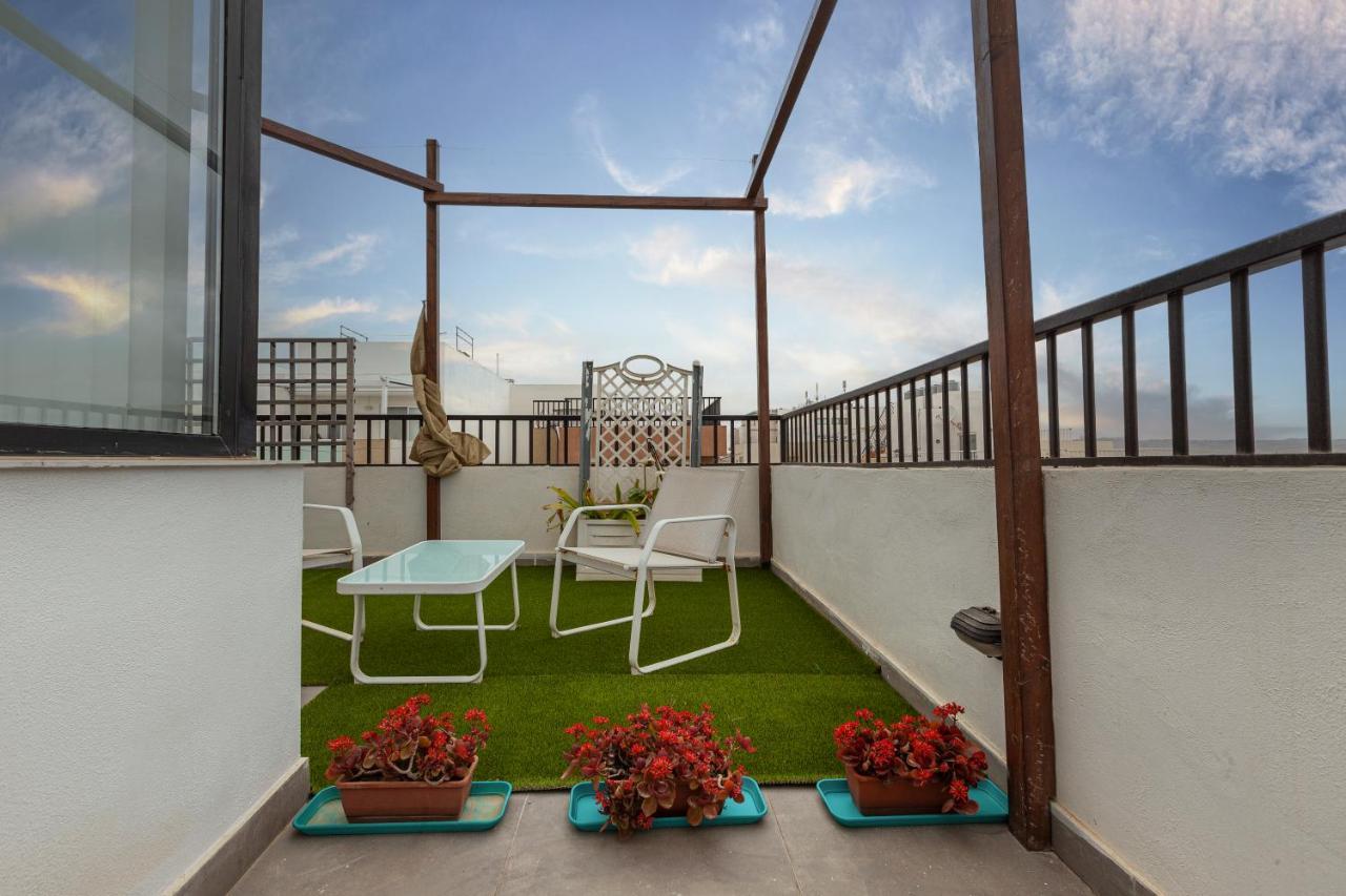Appartamento Perfect Seaview Penthouse St. Paul's Bay Esterno foto