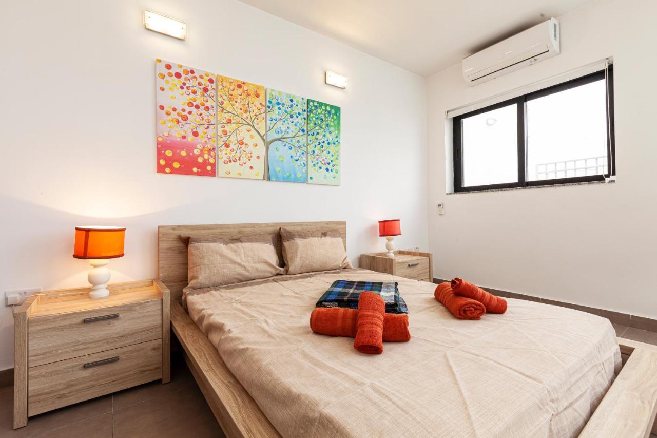 Appartamento Perfect Seaview Penthouse St. Paul's Bay Esterno foto
