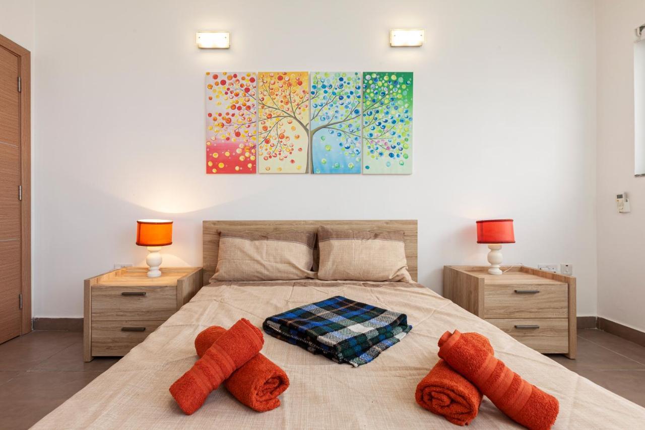 Appartamento Perfect Seaview Penthouse St. Paul's Bay Esterno foto