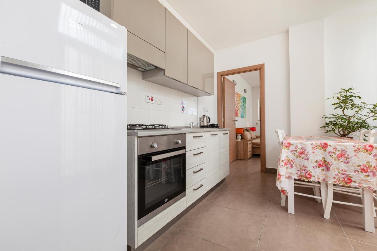 Appartamento Perfect Seaview Penthouse St. Paul's Bay Esterno foto