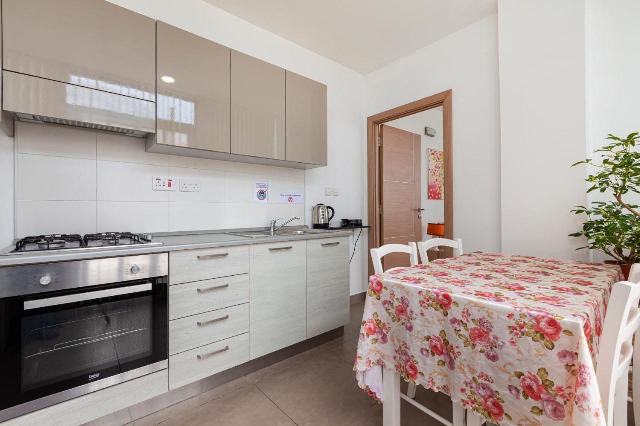 Appartamento Perfect Seaview Penthouse St. Paul's Bay Esterno foto